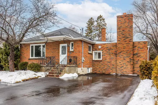 84 Taunton RD W, Oshawa, ON L1G 3T2