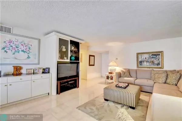 Pompano Beach, FL 33062,1000 S Ocean Blvd  #9c