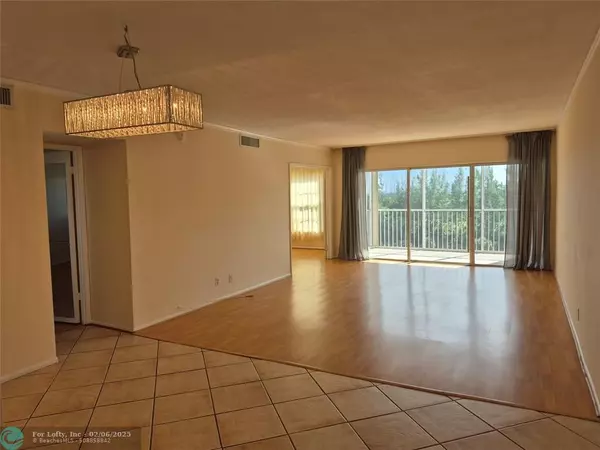 Pompano Beach, FL 33069,3150 N Palm Aire Dr  #802