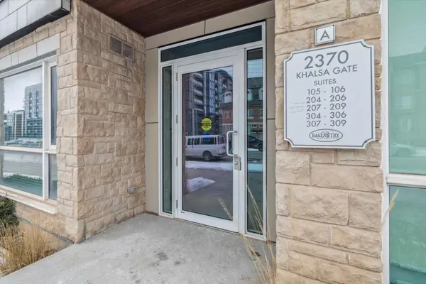 2370 Khalsa Gate #207, Oakville, ON L6M 1P5