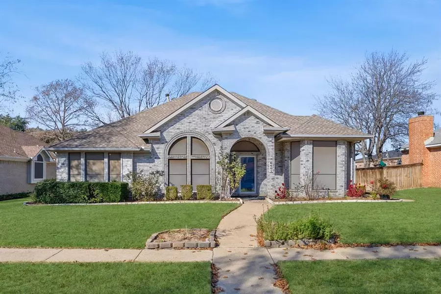 6401 Debbie Circle, Rowlett, TX 75089