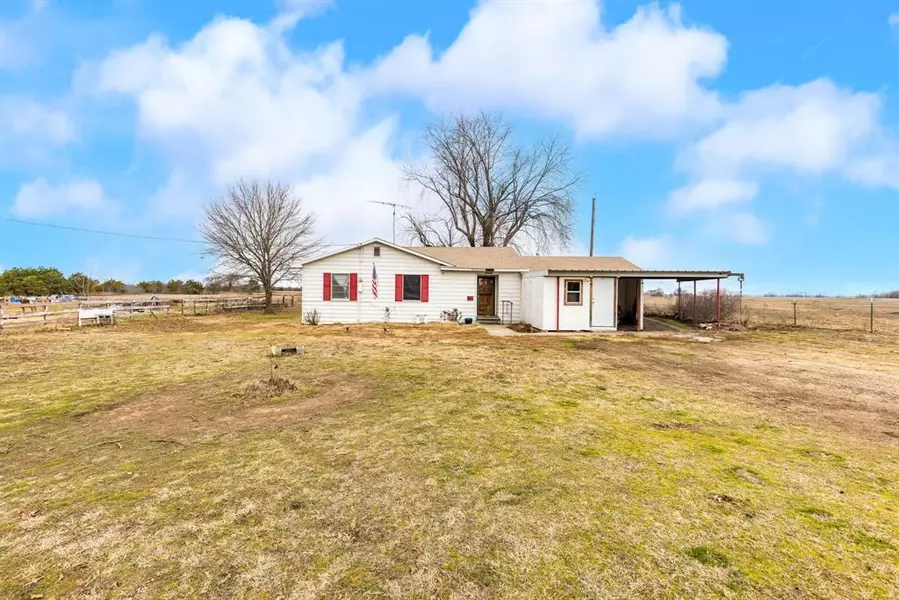 19538 Farm Road 197, Sumner, TX 75486