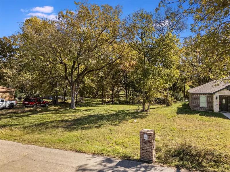 1001 Netherland Drive, Seagoville, TX 75159