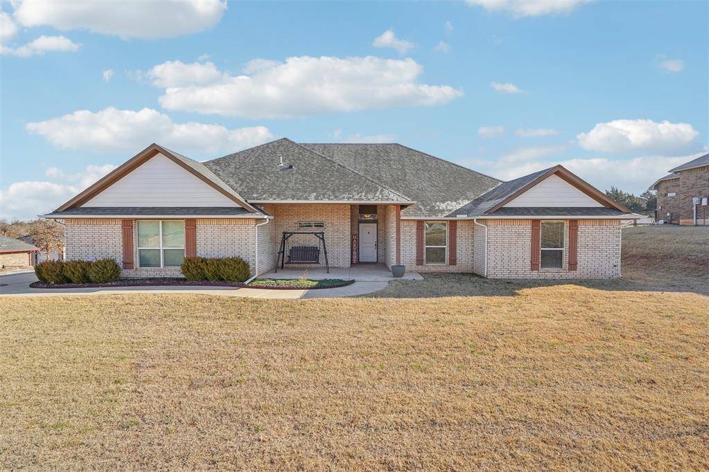 320 Maple Drive, Guthrie, OK 73044