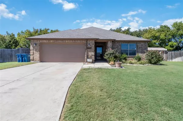 208 Nick Court, Aubrey, TX 76227