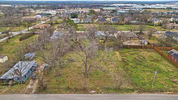 1001 S Medora Street, Terrell, TX 75160