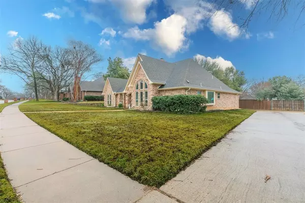 Grapevine, TX 76051,3055 Ridgeview Drive