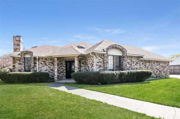 321 Trinidad Court, Benbrook, TX 76126