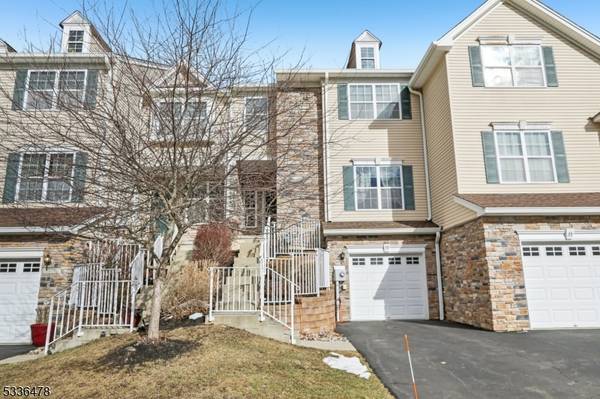 33 Lamerson Cir, Mount Olive Twp., NJ 07828