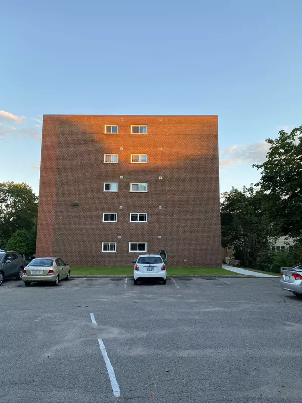 Cobourg, ON K9A 1L6,230 King ST E #31