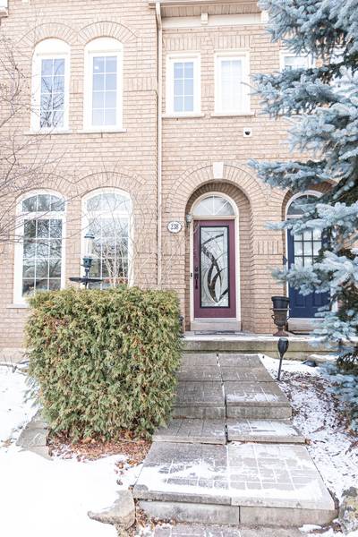 238 Glenashton DR, Oakville, ON L6H 6H5