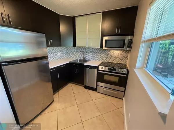 Wilton Manors, FL 33305,909 NE 23rd Dr  #1