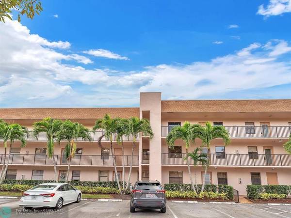 Sunrise, FL 33322,10405 Sunrise Lakes Blvd  #304