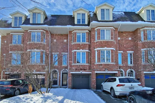 132 Hall ST, Richmond Hill, ON L4C 4N8