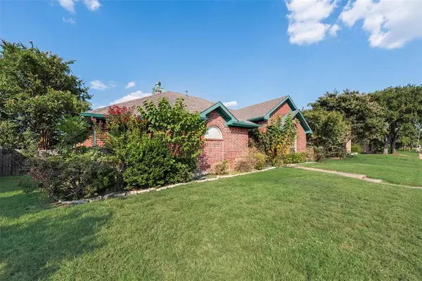 2512 Crystal Falls Drive, Mesquite, TX 75181