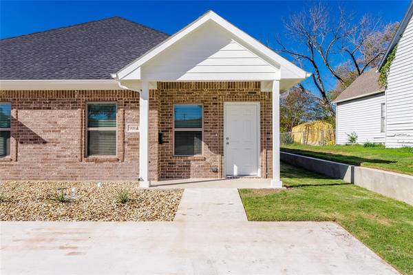 910 W Knox Street #A & B, Ennis, TX 75119