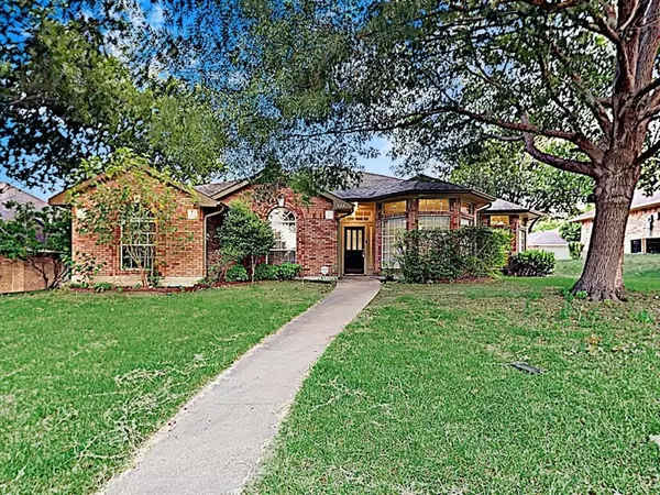 526 Bob White Street, Desoto, TX 75115