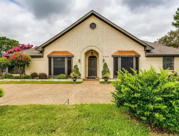 2207 Creekview, Carrollton, TX 75006