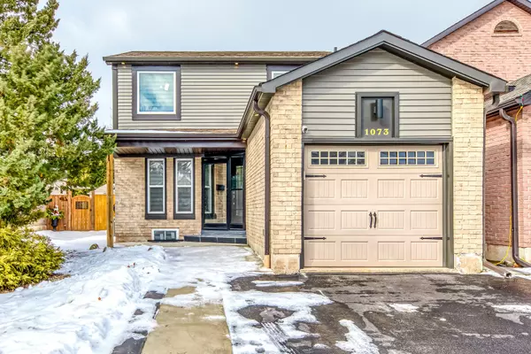 1073 Montgomery DR, Oakville, ON L6M 1E8