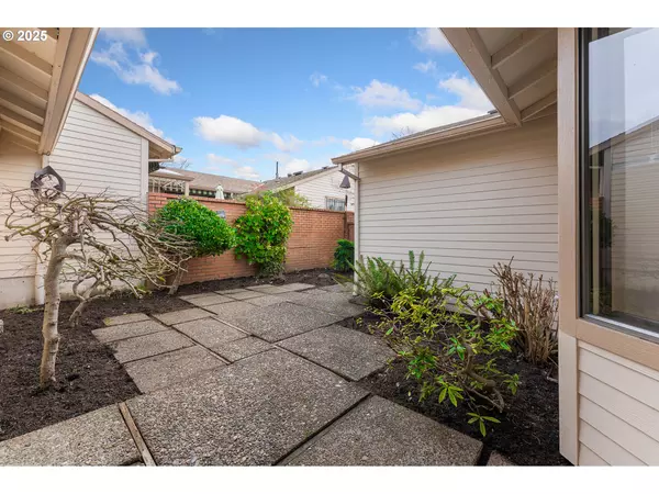 Tigard, OR 97224,15875 SW GREENS WAY