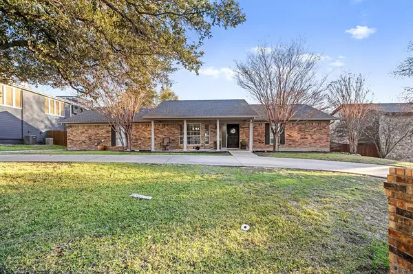 7725 Lake Highlands Drive, Fort Worth, TX 76179