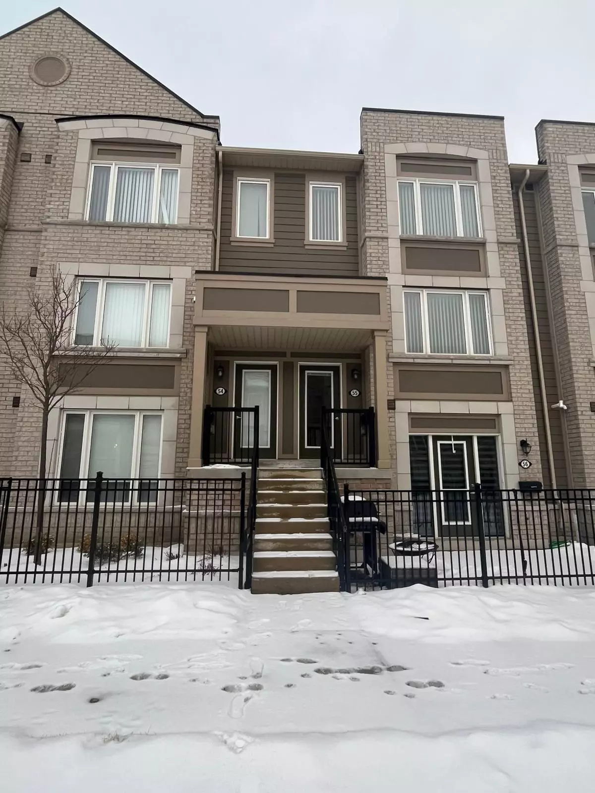 Brampton, ON L6Y 0C3,54 Beckenrose CT