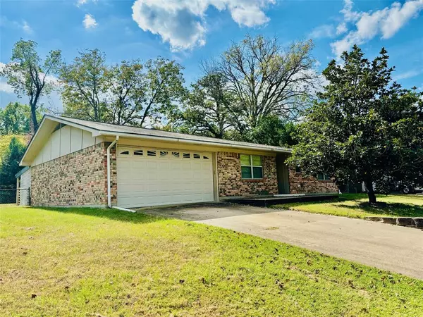 1310 Forrest Drive, Canton, TX 75103