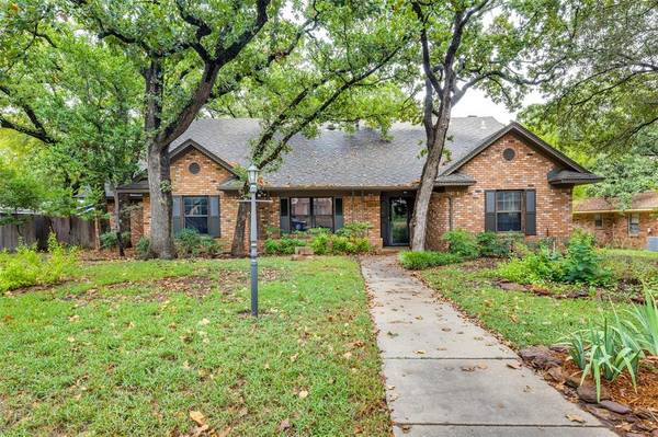 2810 Foxcroft Circle, Denton, TX 76209