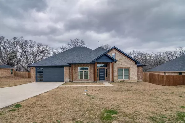 2720 Waters Edge, Quinlan, TX 75474