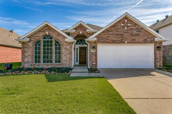 2008 Oak Hollow Drive, Bedford, TX 76021