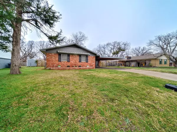 Sanger, TX 76266,109 S 8th Street