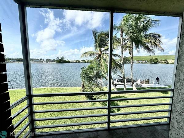 4311 Crystal Lake Dr  #213, Deerfield Beach, FL 33064