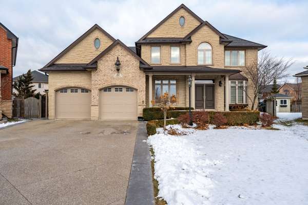 35 Chiara DR, Hamilton, ON L8E 2H1