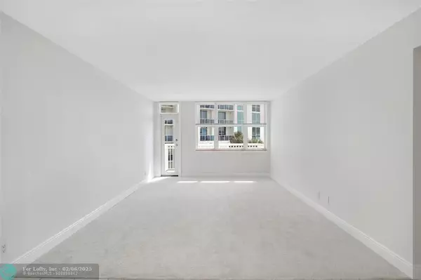 Hallandale Beach, FL 33009,1913 S Ocean Dr  #407