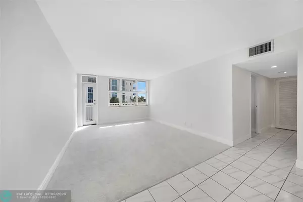 Hallandale Beach, FL 33009,1913 S Ocean Dr  #407