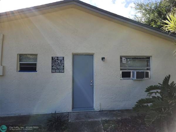 274 SW 9TH STREET--STUDIO  #STUDIO, Dania Beach, FL 33004