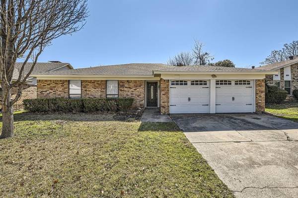 3725 Wedgworth Road S, Fort Worth, TX 76133