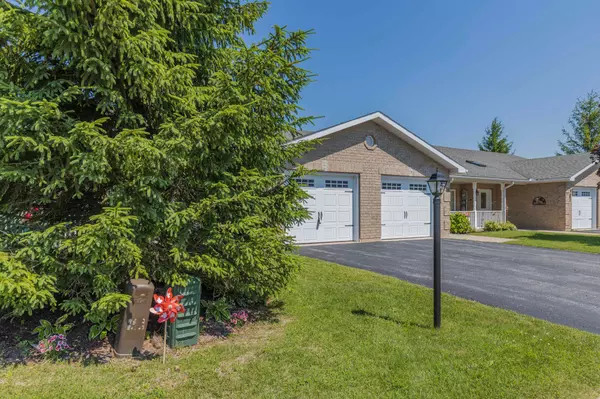 Wasaga Beach, ON L9Z 0A4,111 Meadow LN