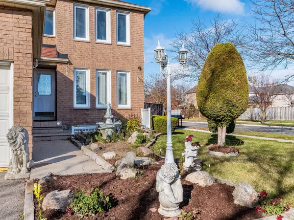 Mississauga, ON L5B 3S5,485 Naomi CRES