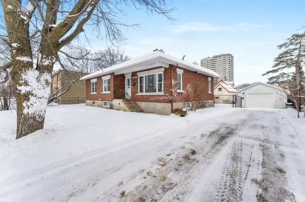 Carlington - Central Park, ON K1Z 7P6,1277 Coldrey AVE