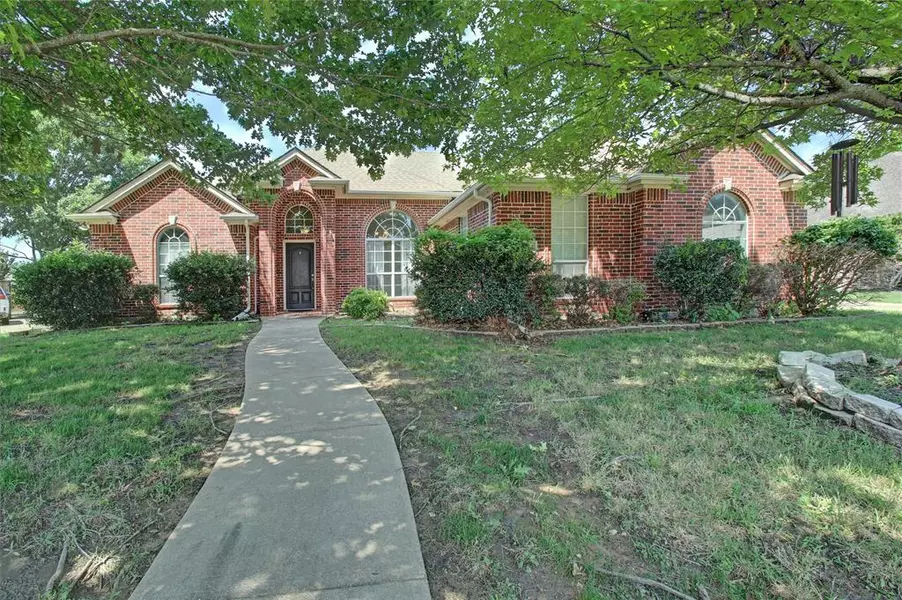 1604 Twin Oaks Drive, Cleburne, TX 76033