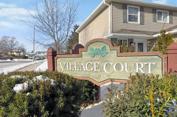 44 Village CT #22, Brampton, ON L6W 1A6