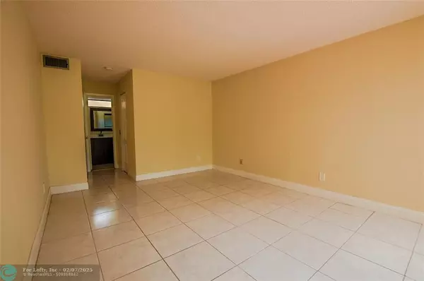 Pembroke Pines, FL 33026,1341 E Golfview Dr  #1341