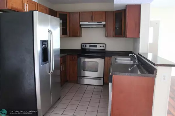 Hollywood, FL 33025,251 Palm Cir  #203