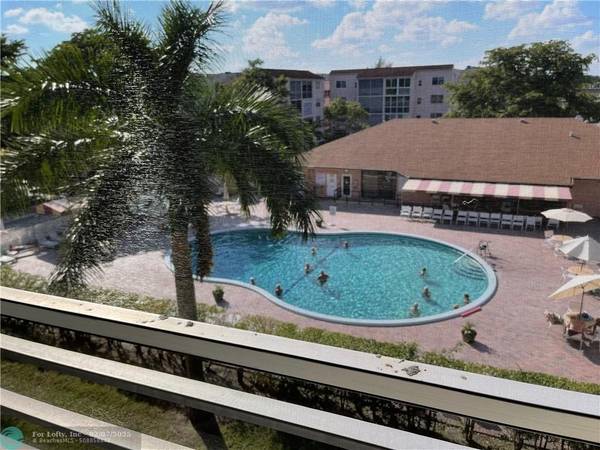 Lauderdale Lakes, FL 33311,2811 Somerset Dr  #404