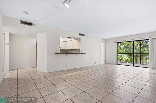 Pompano Beach, FL 33069,2221 Cypress Island Drive  #204