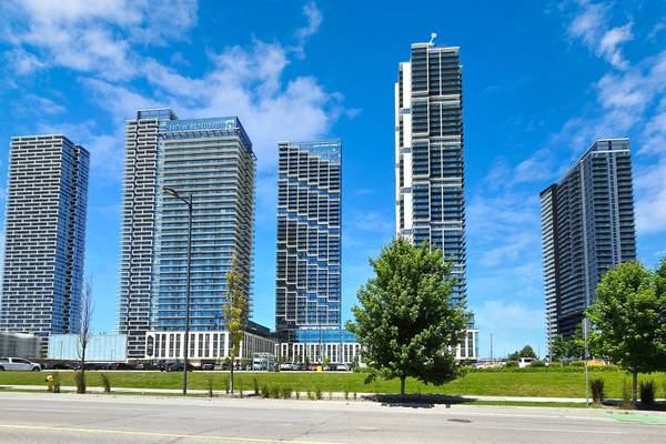 1000 Portage Pkwy #1810, Vaughan, ON L4K 0L1