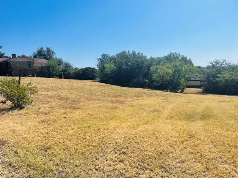 810 Ridge Ln, Eastland, TX 76448