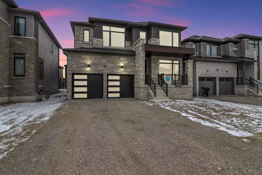 151 Rosanne CIR, Wasaga Beach, ON L9Z 0N1