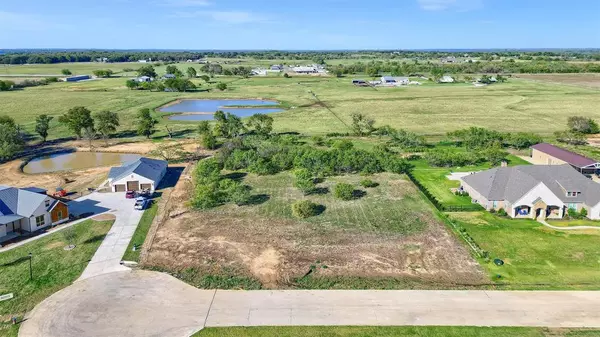 960 Vest Lane, Pilot Point, TX 76258